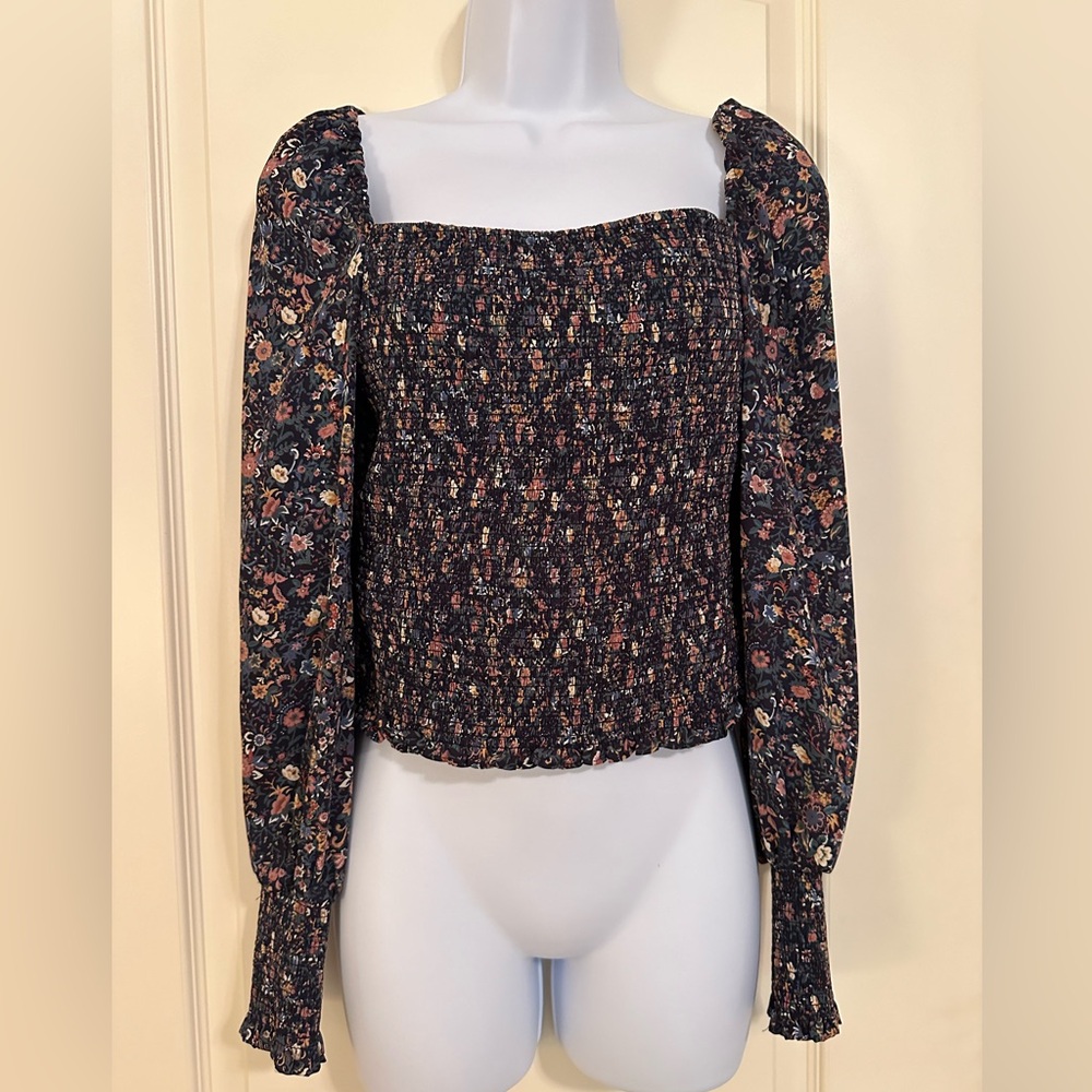 Gianni Bini smocked floral top size medium